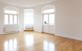 Водорастворимая шпатлевка позволяет маскировать мелкие трещины и швы на паркетных полах. Применяется для изготовления мастики, методом замешивания с древесной пылью.