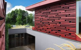 Лессирующая тонкослойная лазурь для дерева с металлическим оттенком на основе растворителя наружного применения для профессионального и непрофессионального использования.