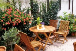 Масло для дерева. Применяется для защиты садовой мебели. Великолепно подойдет для защиты изделий из дерева и мебели во влажных помещениях (бани, сауны)