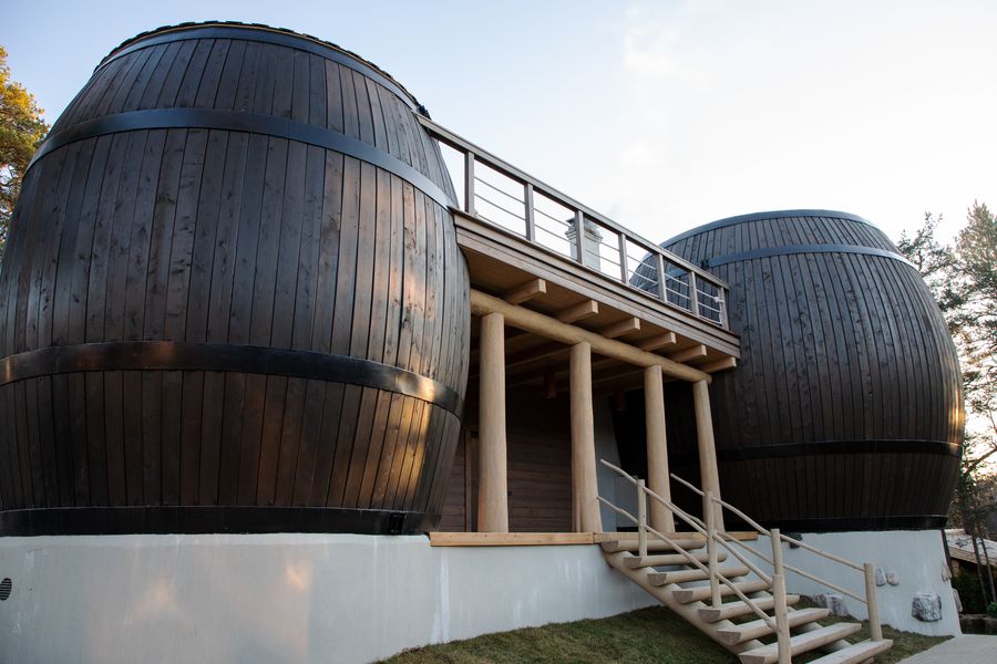 Комплекс построен из кедра